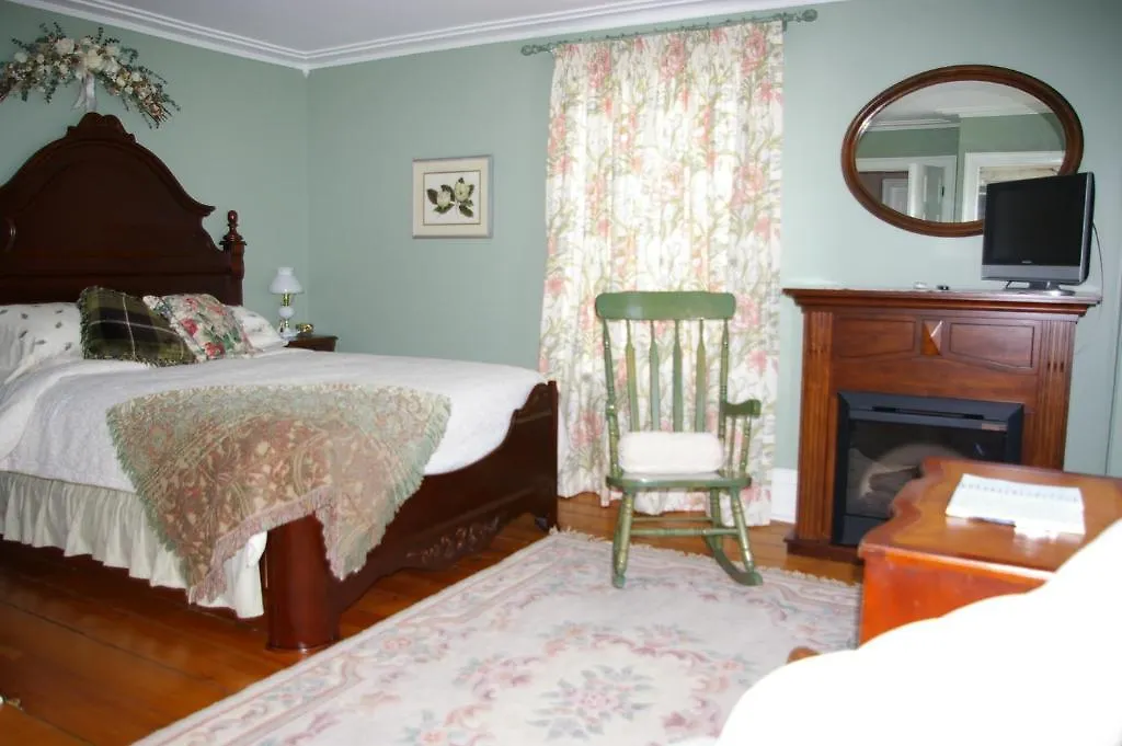 Royal Manor Bed & Breakfast-1